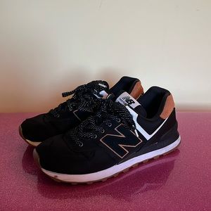 New Balance Tan and Black Sneakers Retro Style
